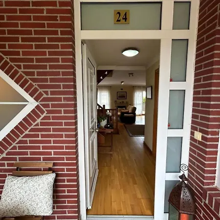 Cisneros Family House Garden Pool & Kids Area