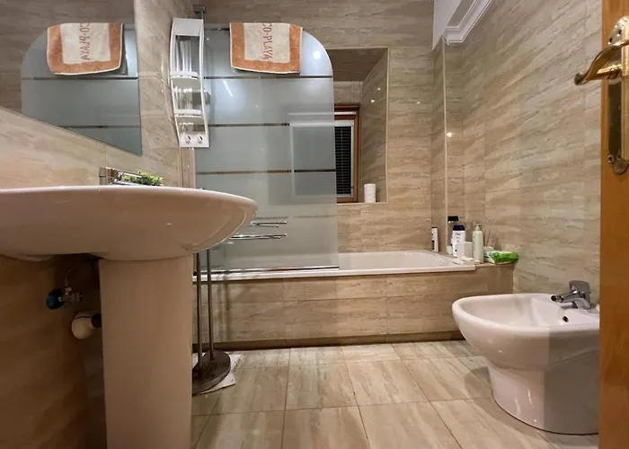 Cisneros Family House Garden Pool & Kids Area