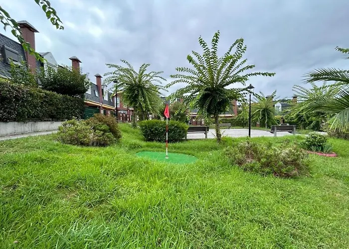 בית נופש Cisneros Family House Garden Pool & Kids Area *