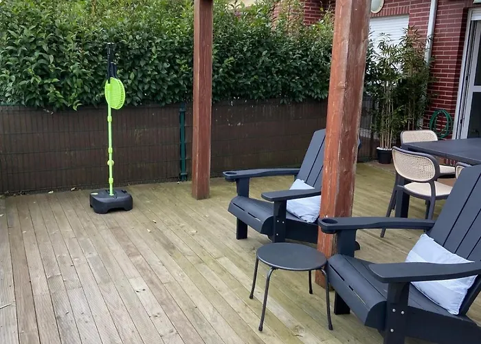 בית נופש Cisneros Family House Garden Pool & Kids Area