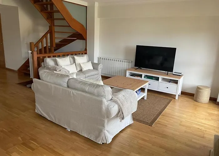 Cisneros Family House Garden Pool & Kids Area בית נופש Miengo