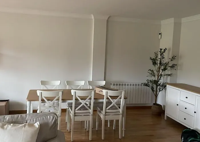 בית נופש Cisneros Family House Garden Pool & Kids Area