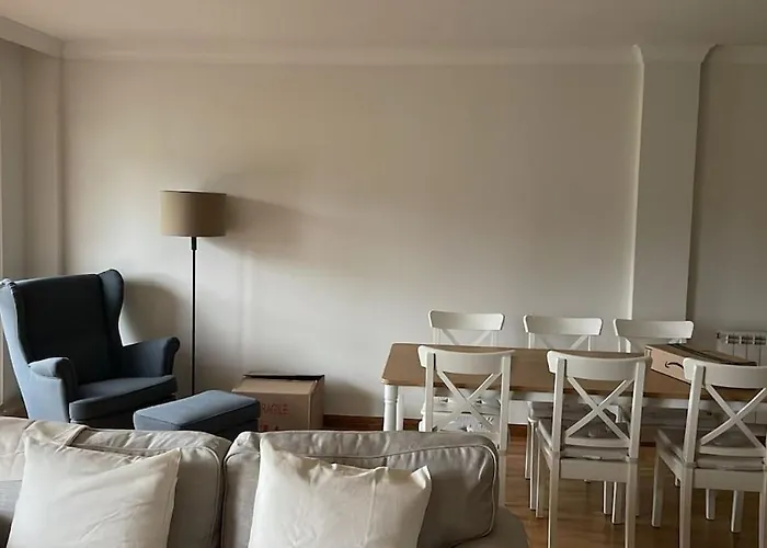 Cisneros Family House Garden Pool & Kids Area בית נופש Miengo