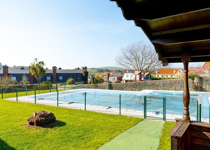 Cisneros Family House Garden Pool & Kids Area