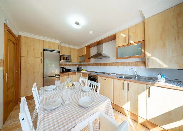 Cisneros Family House Garden Pool & Kids Area Prázdninový dům Miengo