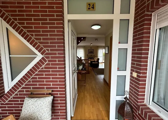 Cisneros Family House Garden Pool & Kids Area