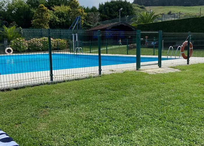 Cisneros Family House Garden Pool & Kids Area Hébergement de vacances