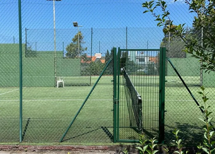 Cisneros Family House Garden Pool & Kids Area
